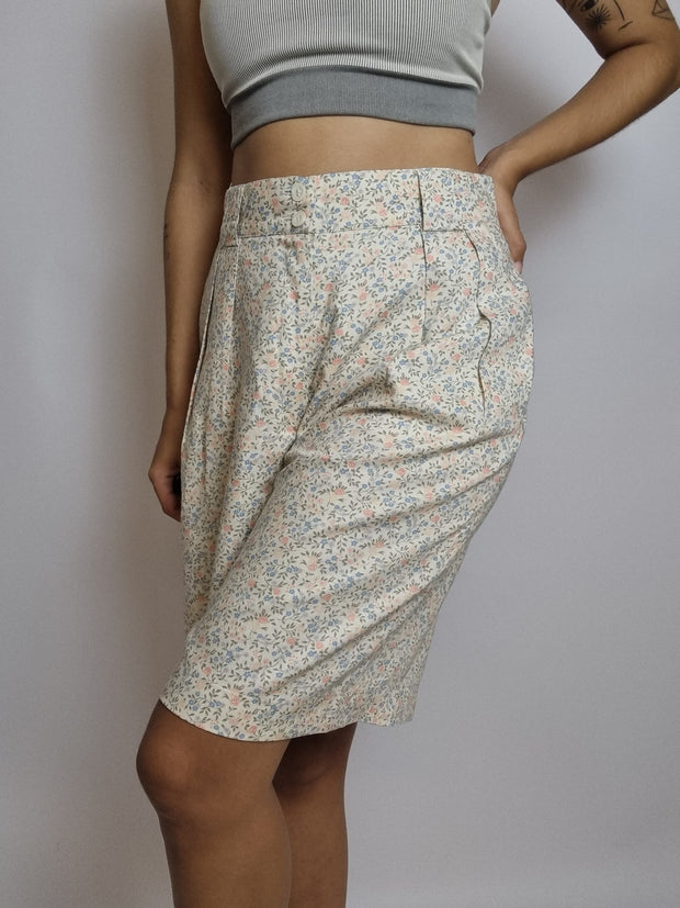 Beige Vintage-Shorts mit Blumenmuster S/M