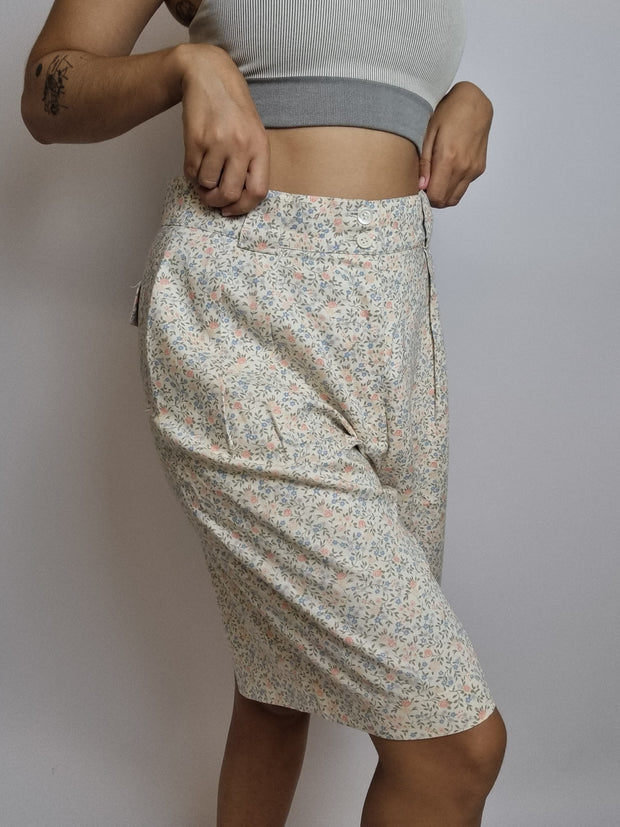 Beige vintage floral shorts S/M