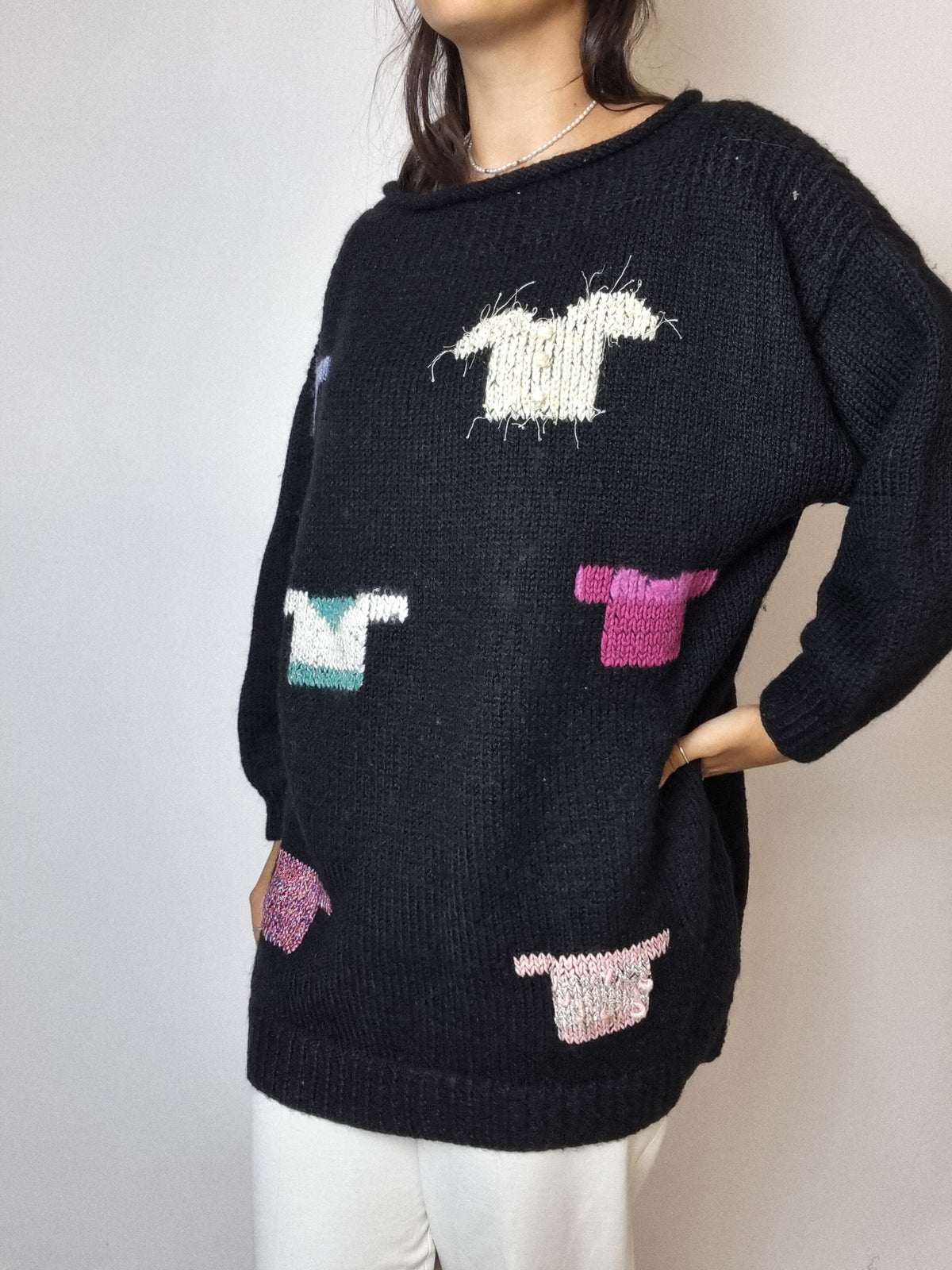 Embroidered black wool sweater L 