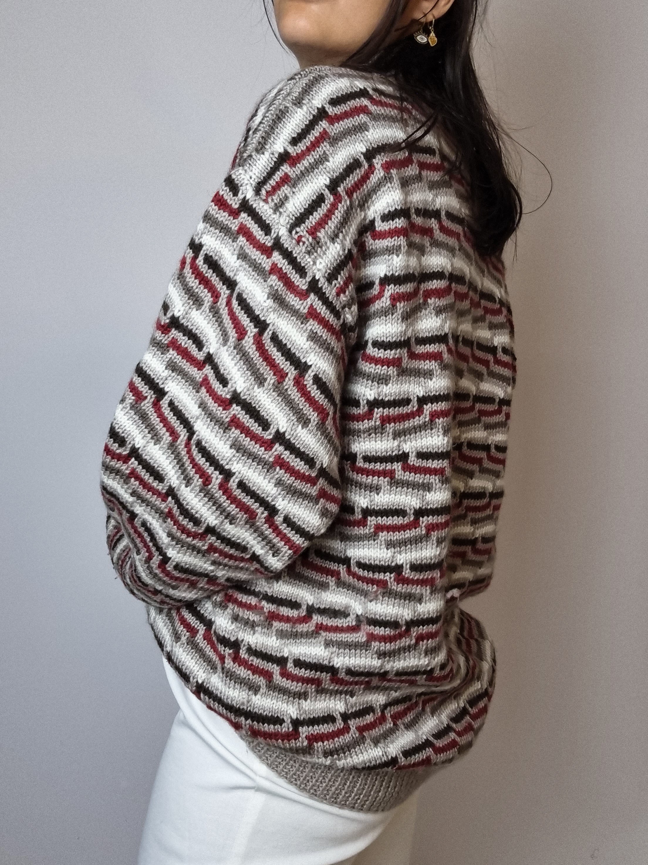 Wool sweater with high collar L 