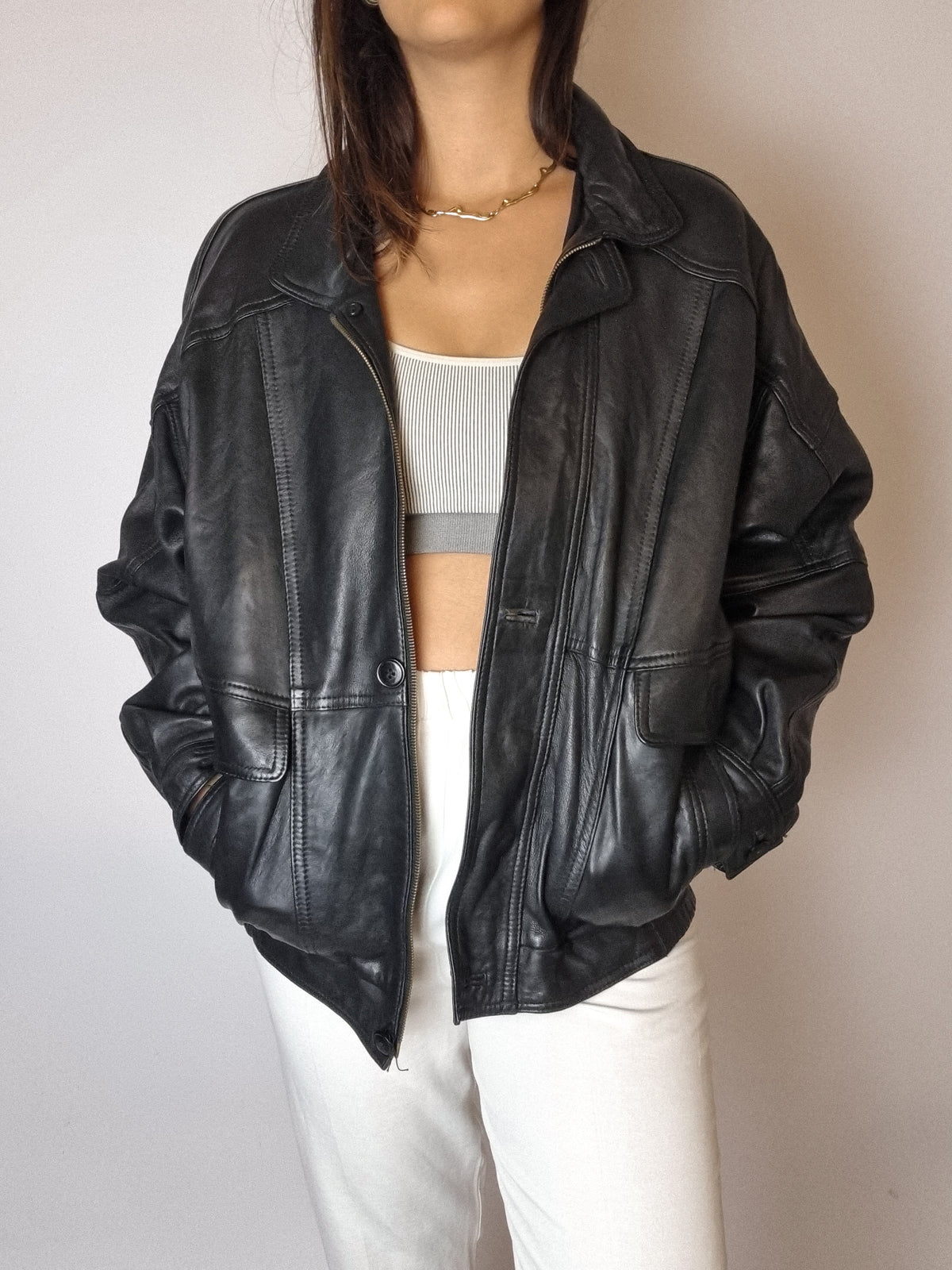 Vintage black leather bomber jacket S/M 