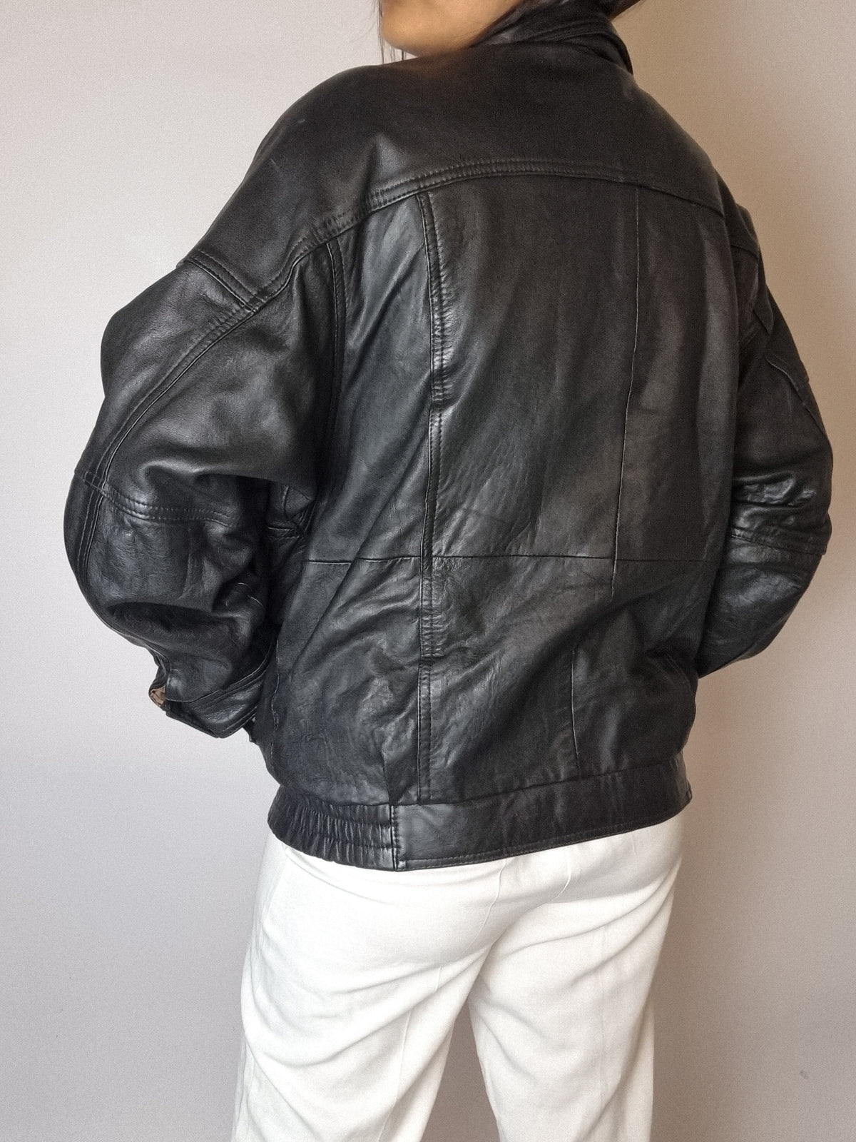 Vintage black leather bomber jacket S/M 