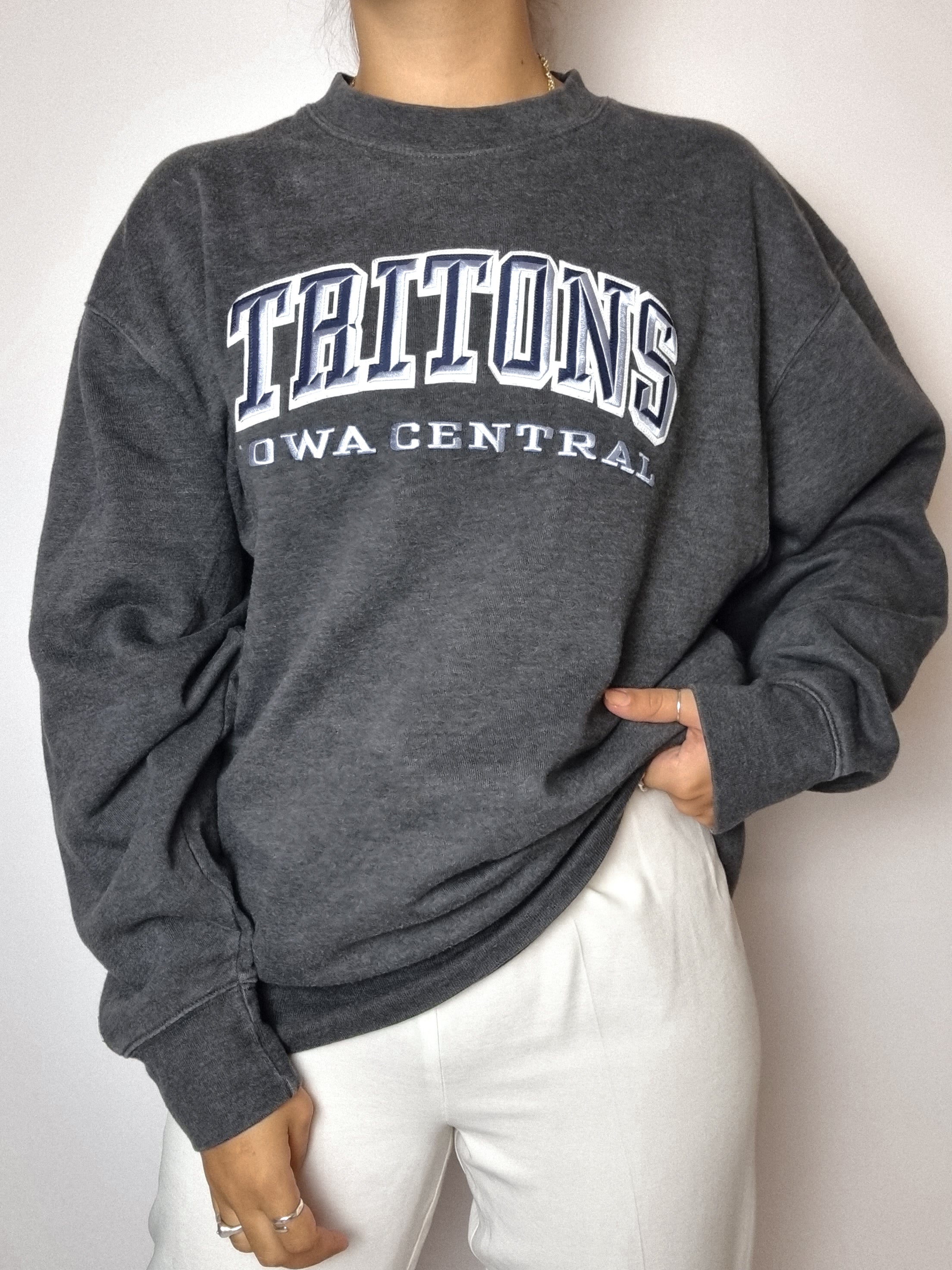 Vintage gray American Tritons sweater M/L 