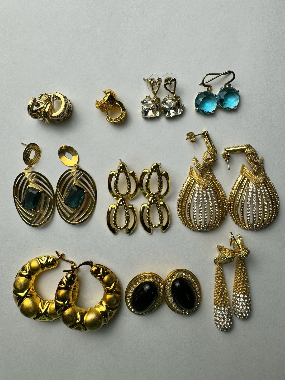 Vintage earrings decorated with a turquoise stone