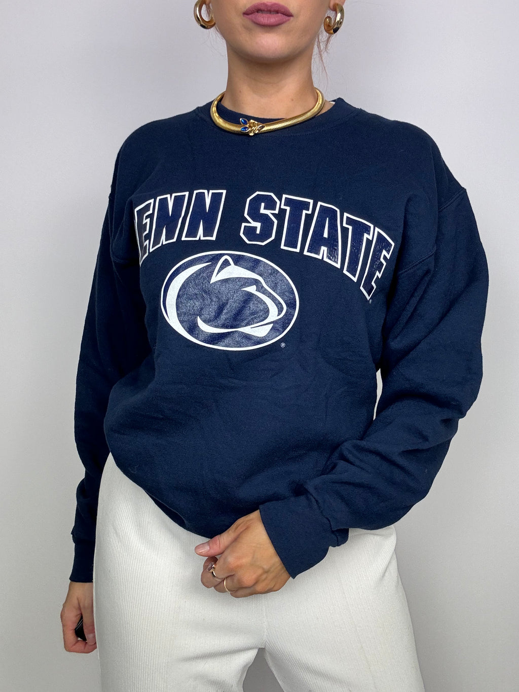 Dark blue vintage American sweater