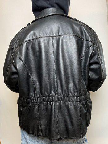 Perfecto en cuir vintage avec ceinture intégrée