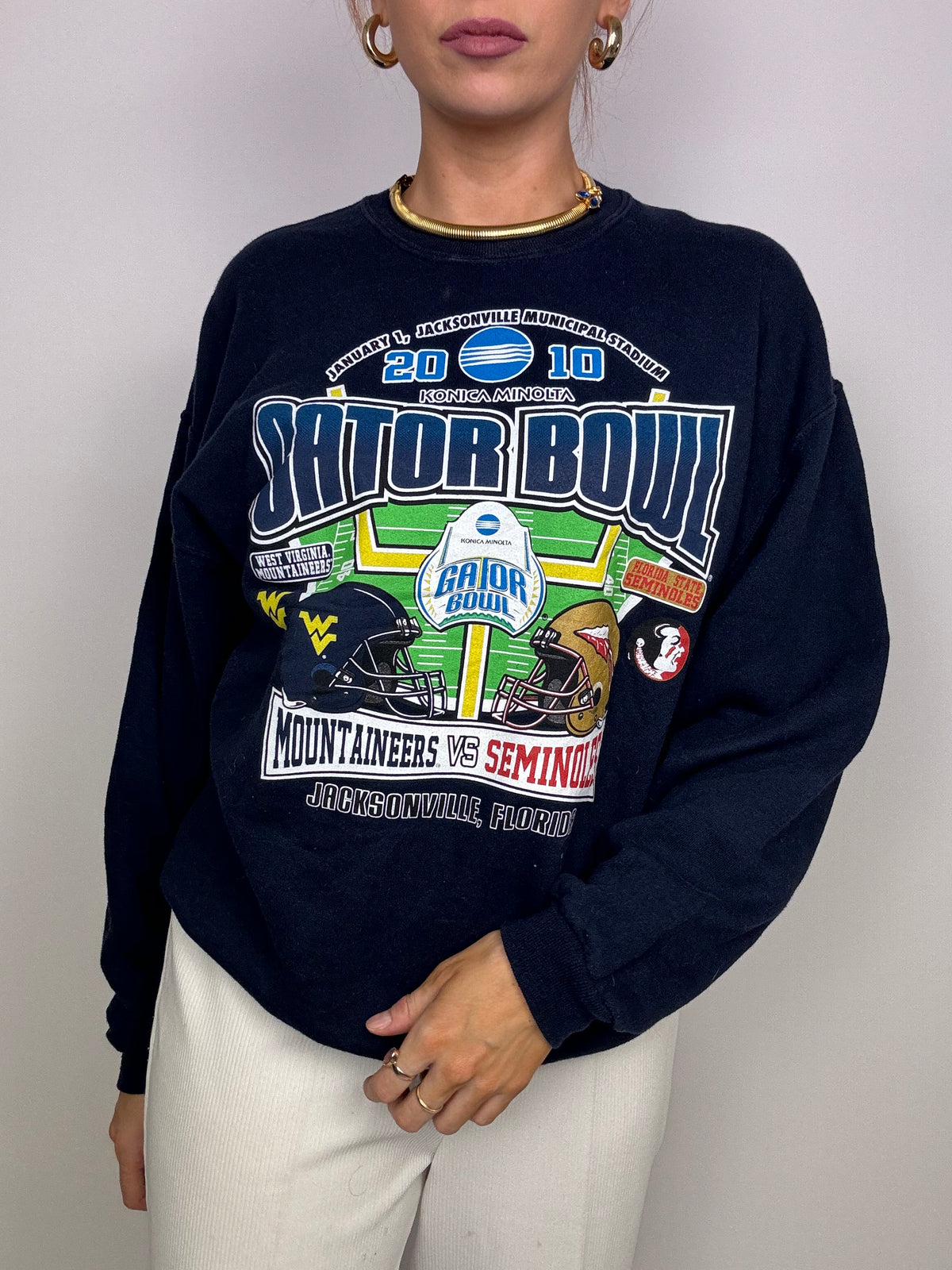 Dark blue vintage American sweater