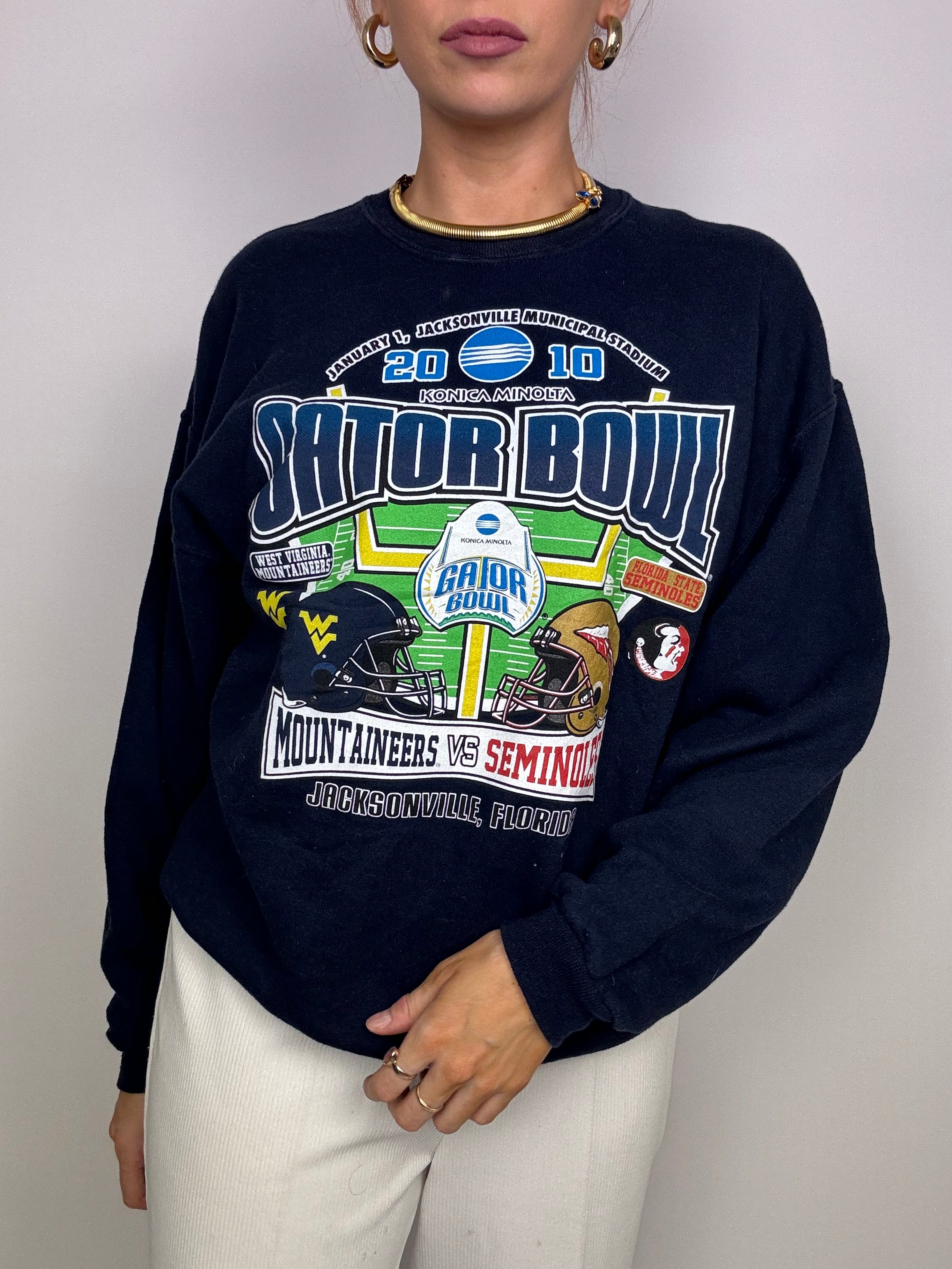 Dark blue vintage American sweater