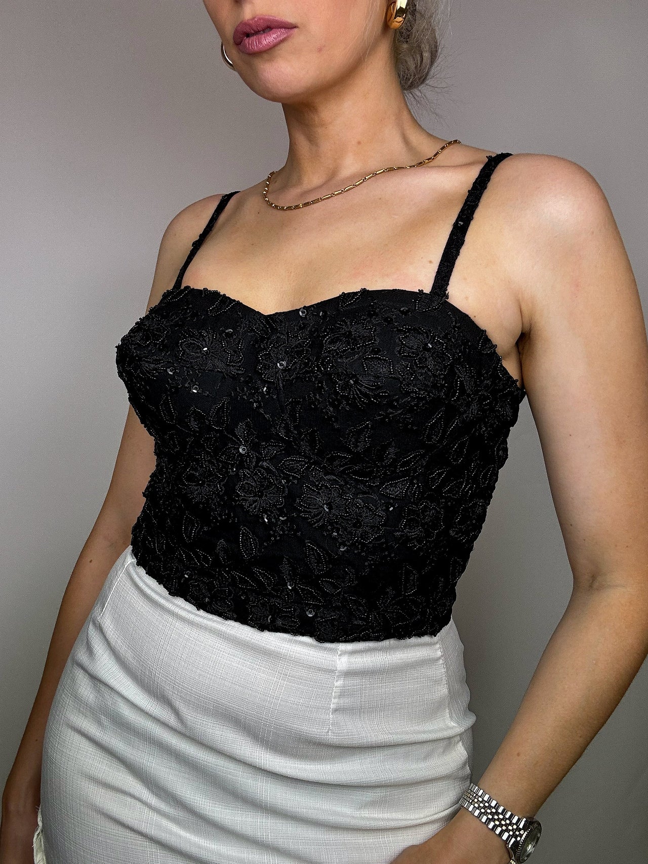 Corset noire avec broderie