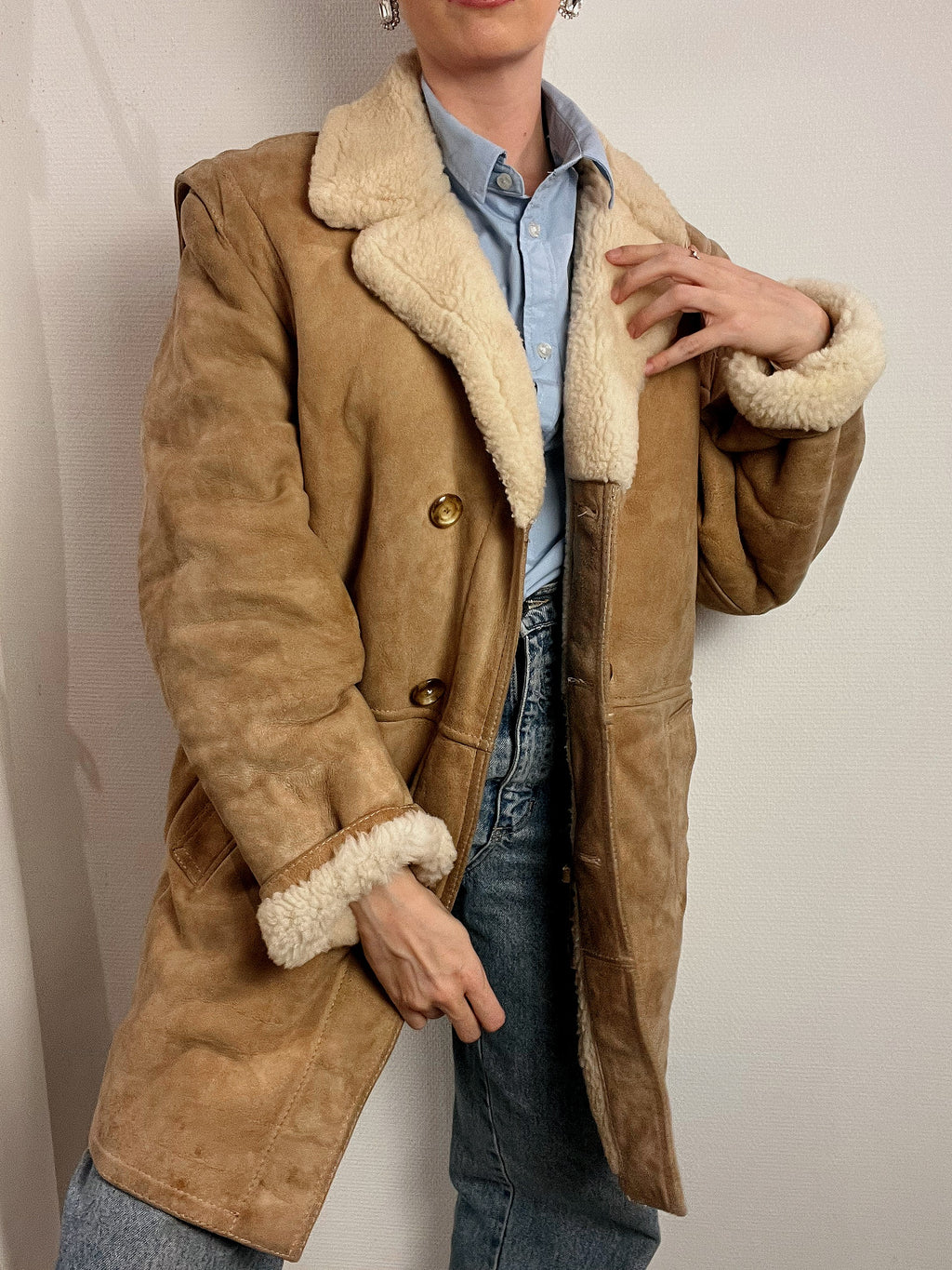 Beigefarbener Vintage-Lammfellmantel M/L 