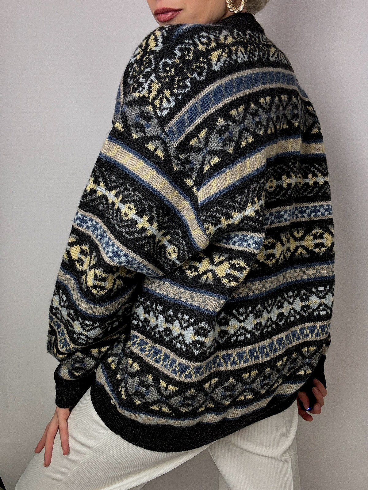 Patterned button cardigan