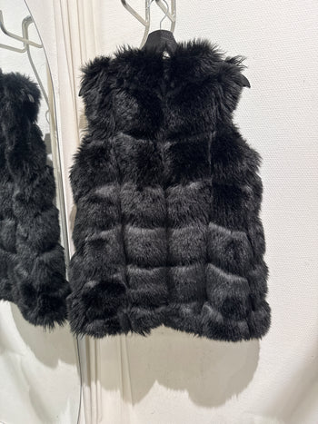 Fourrure sans manche noire M live