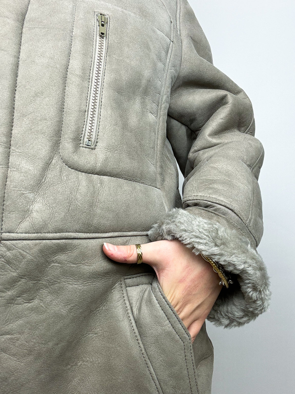 Vintage grauer Shearling-Mantel, Größe L