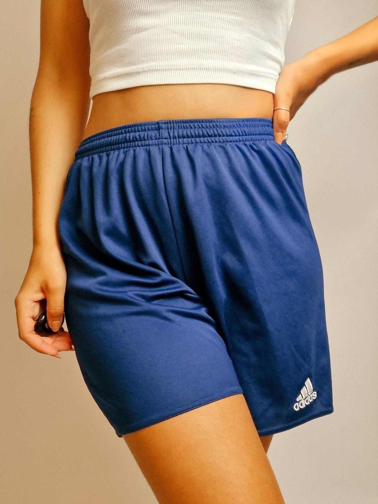 Short vintage bleu foncé Adidas M