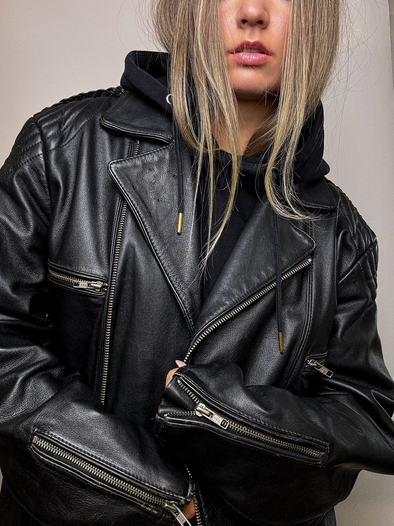 Perfecto en cuir vintage avec ceinture intégrée