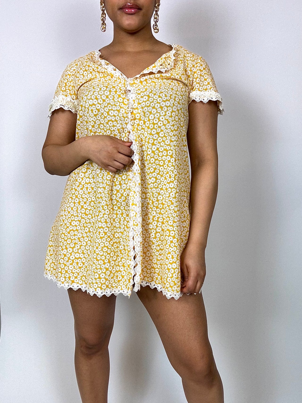 Robe mini vintage jaune à fleurs S