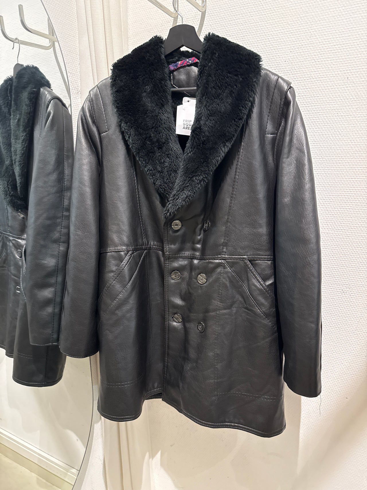 Peau lainee noire L/XL live