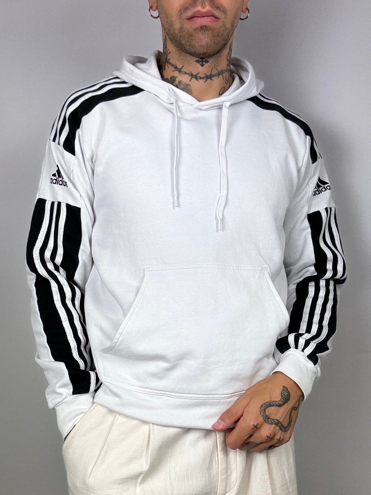 Pull à capuche blanc et noir Adidas