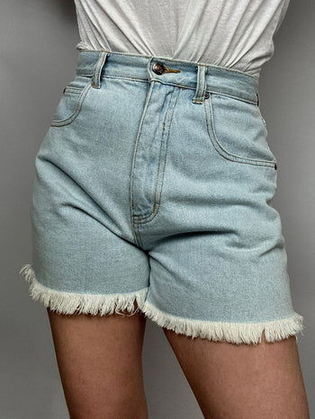 Short en jean bleu clair