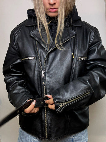 Perfecto en cuir vintage avec ceinture intégrée
