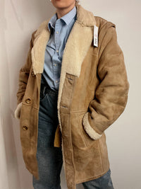 Beigefarbener Vintage-Lammfellmantel M/L 