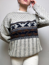 Gray and white knit sweater with vintage patterns M/L
