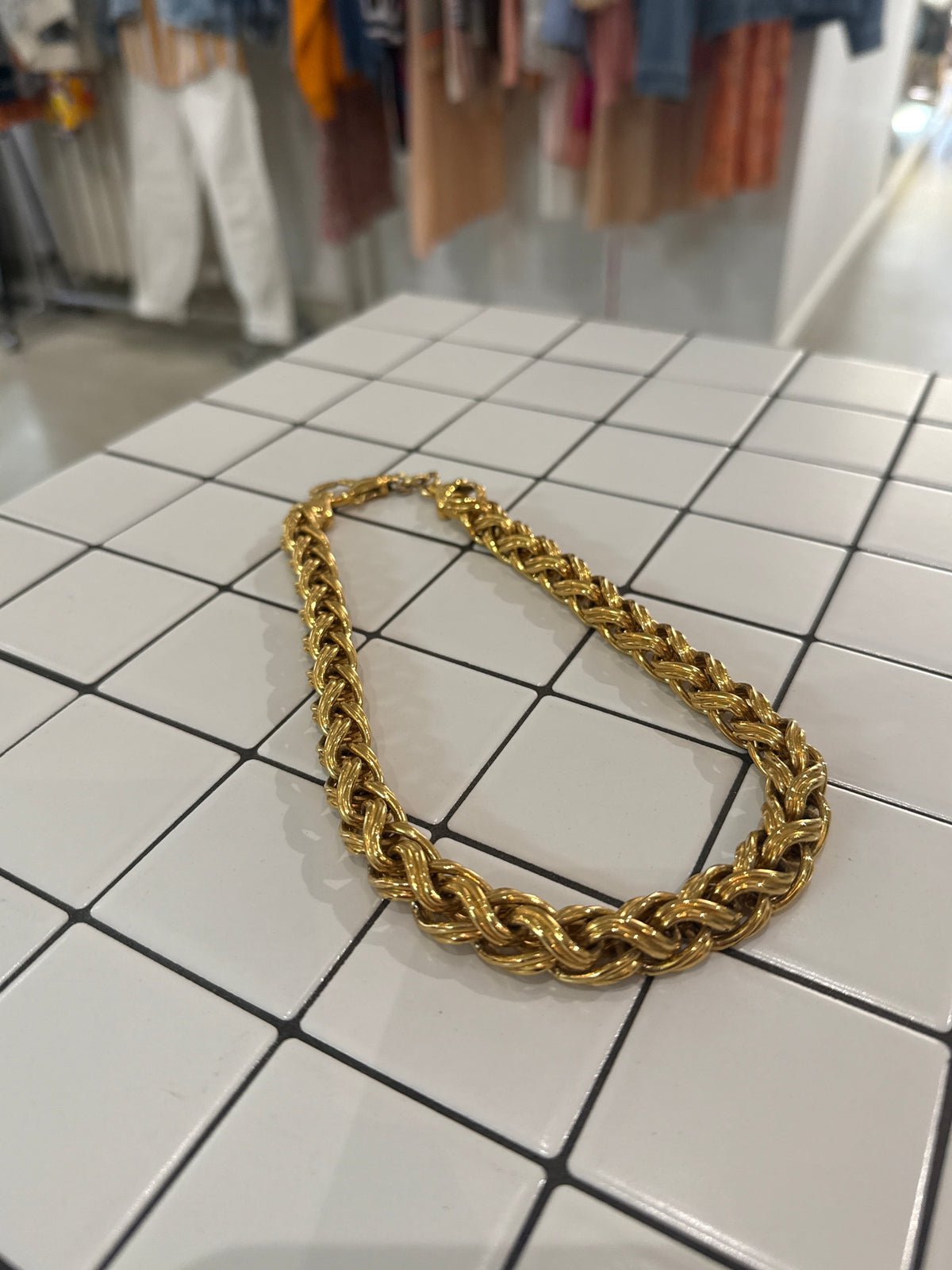 Collier doré