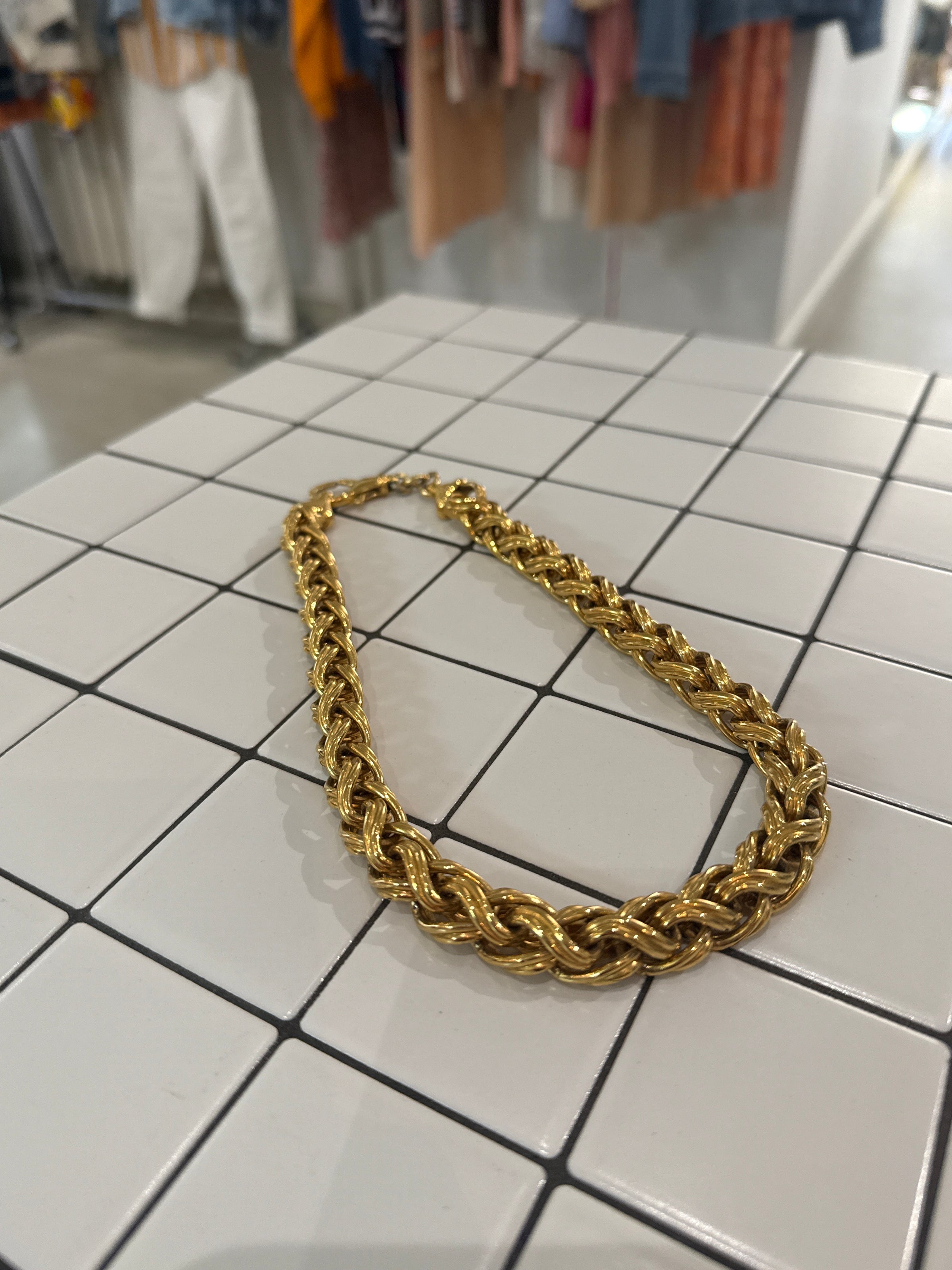 Collier doré