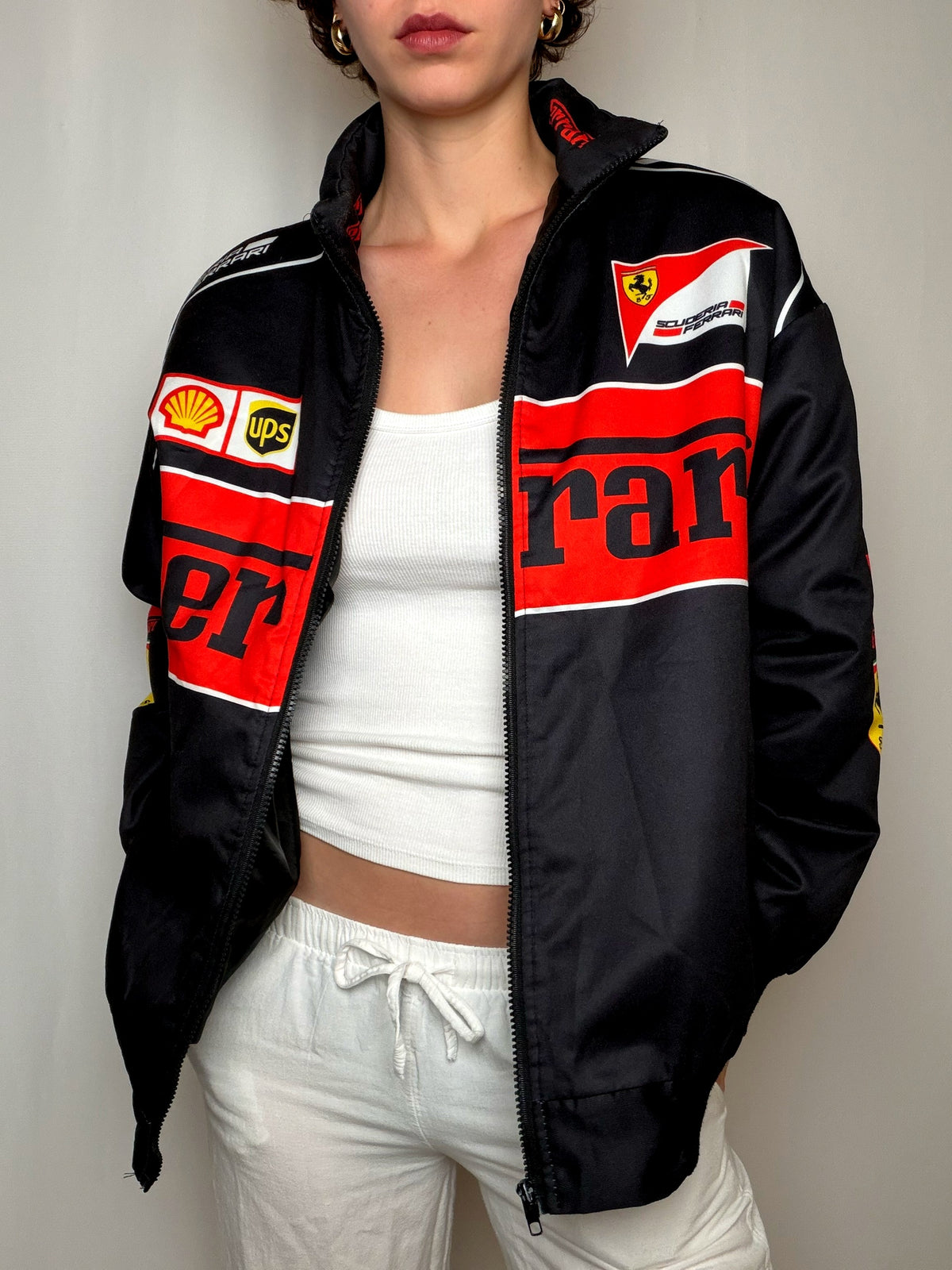 bomber noire et rouge Ferrari L vintage