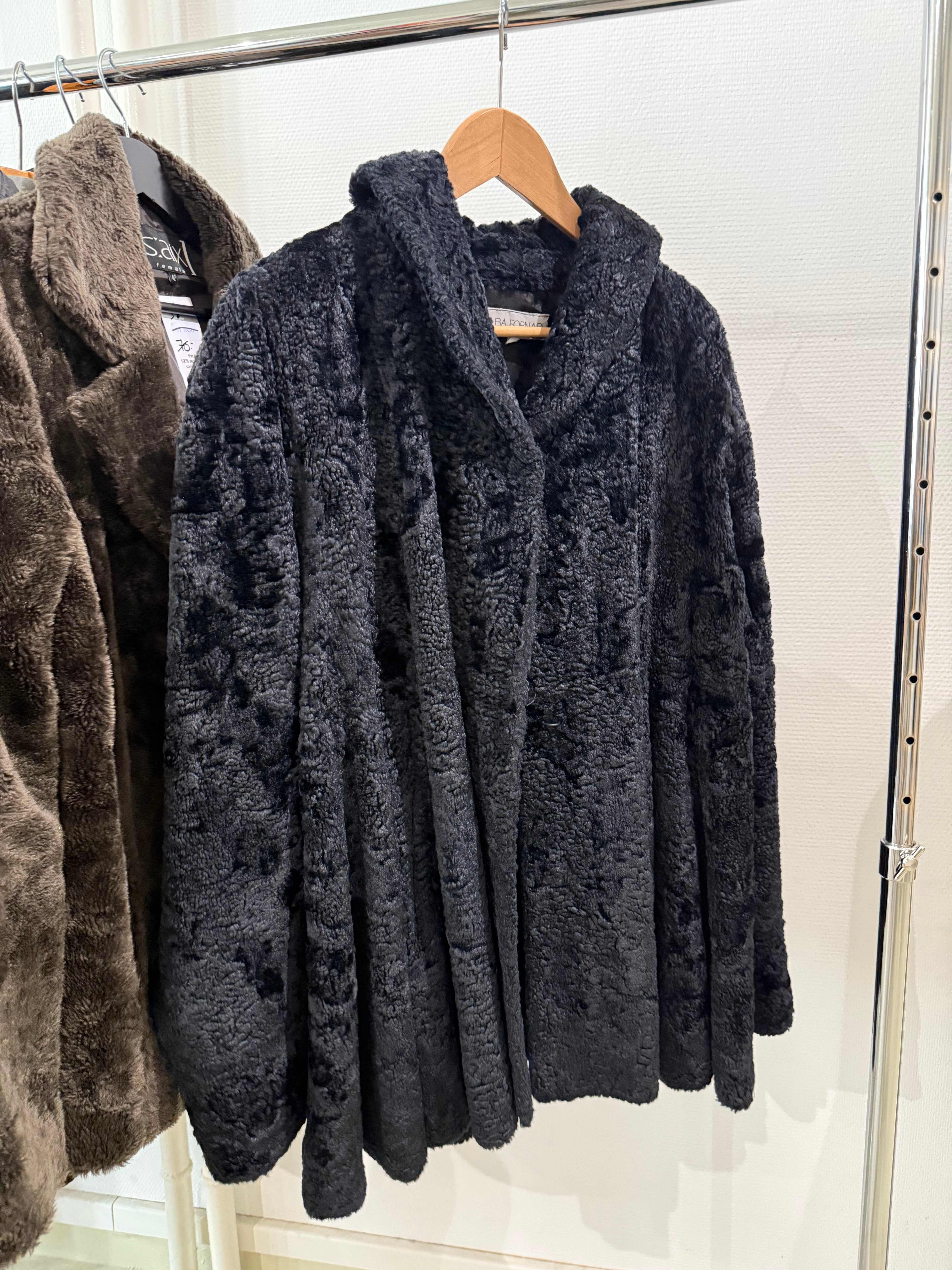 Fausse fourrure noire M