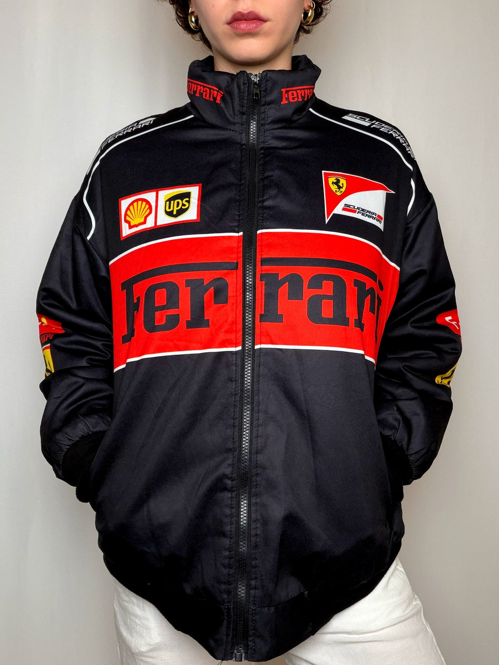 bomber noire et rouge Ferrari L vintage