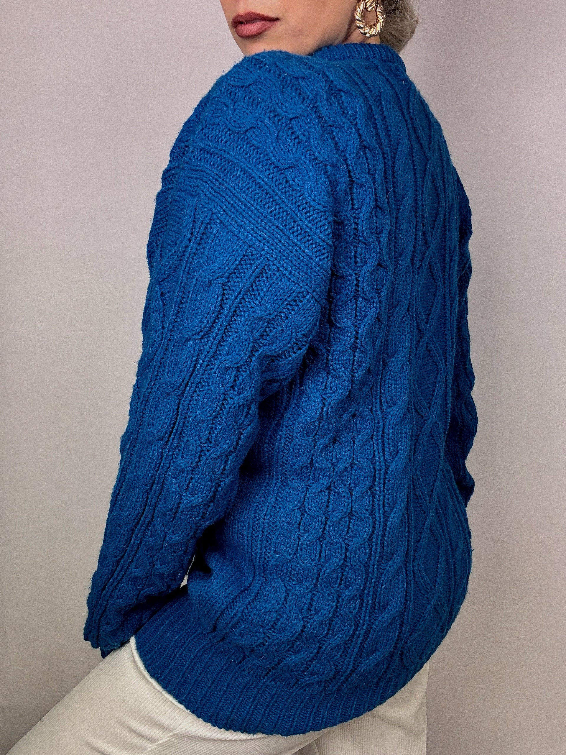 Royal blue/turquoise knitted sweater