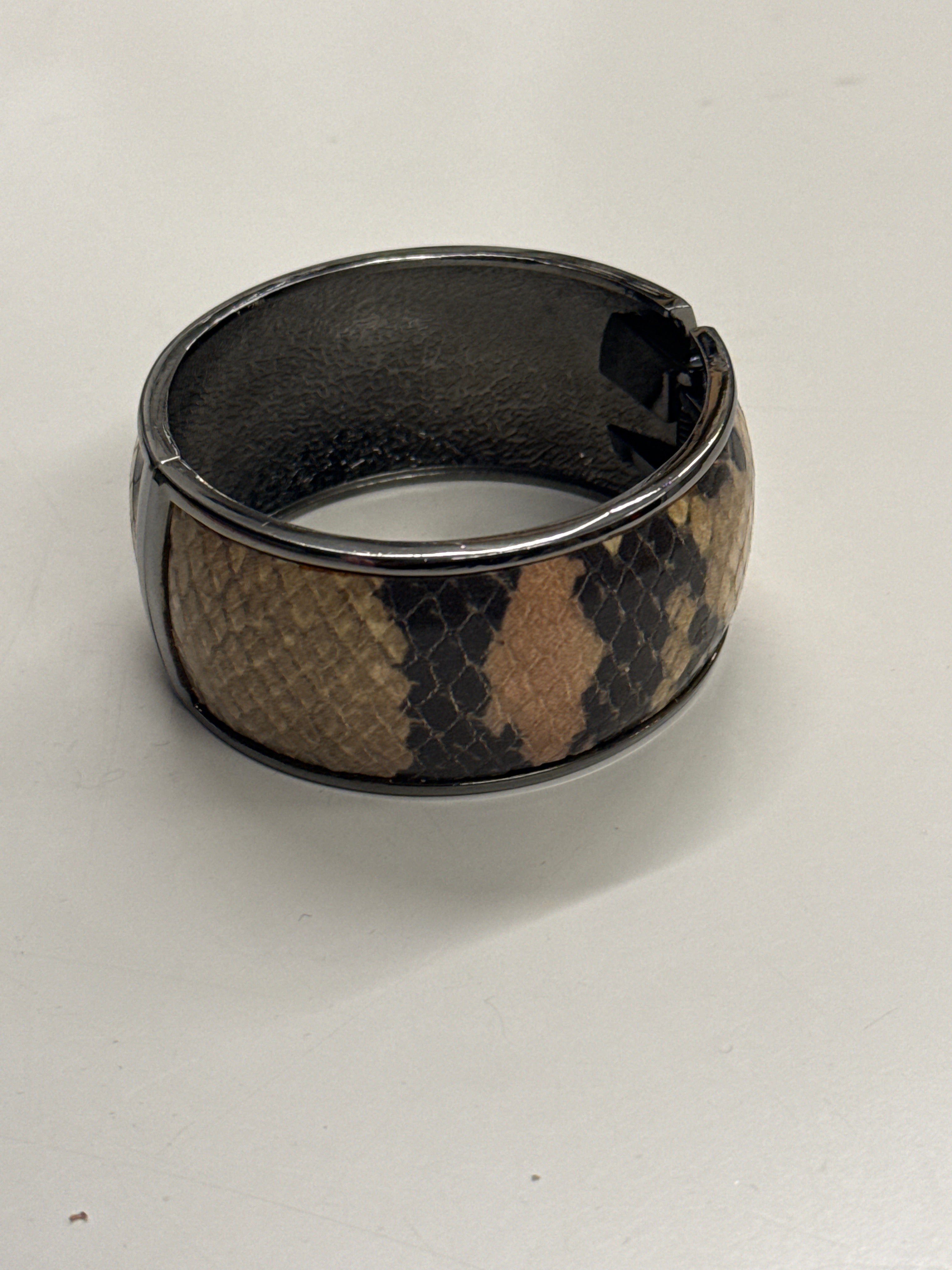 Bracelet jonc métal et cuir live