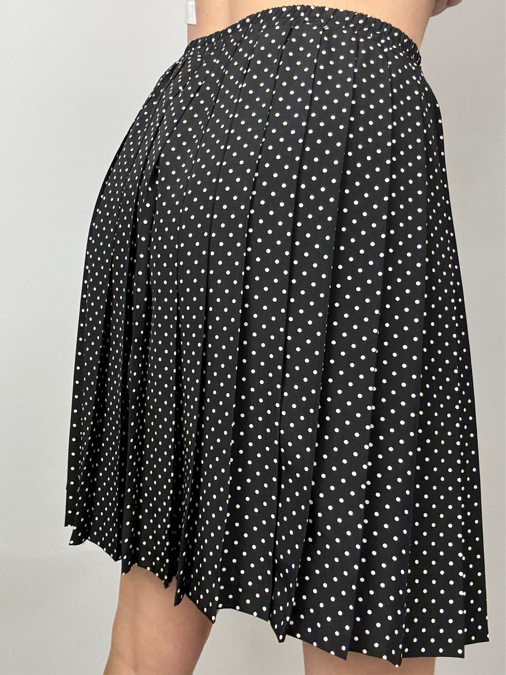 Jupe plissé à petits pois noire et blanche vintage
