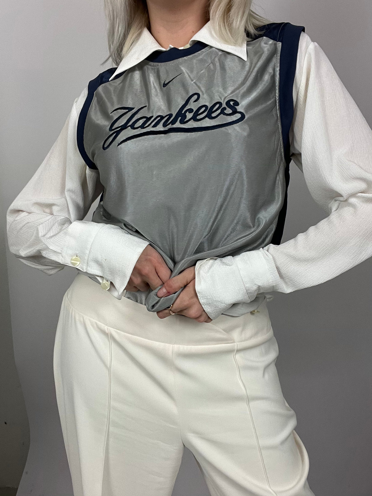Amerikanischer Vintage blauer doppelseitiger silberner Jersey S