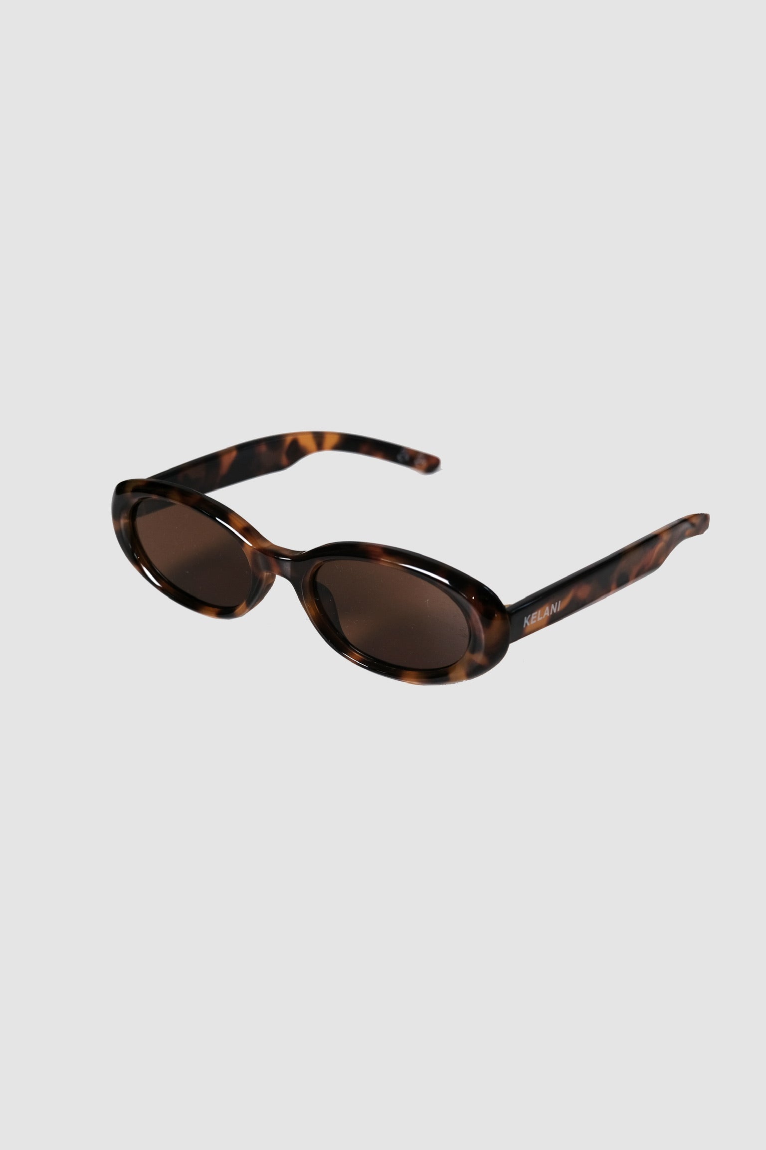Recycled Vintage Oval Tortoiseshell Glasses