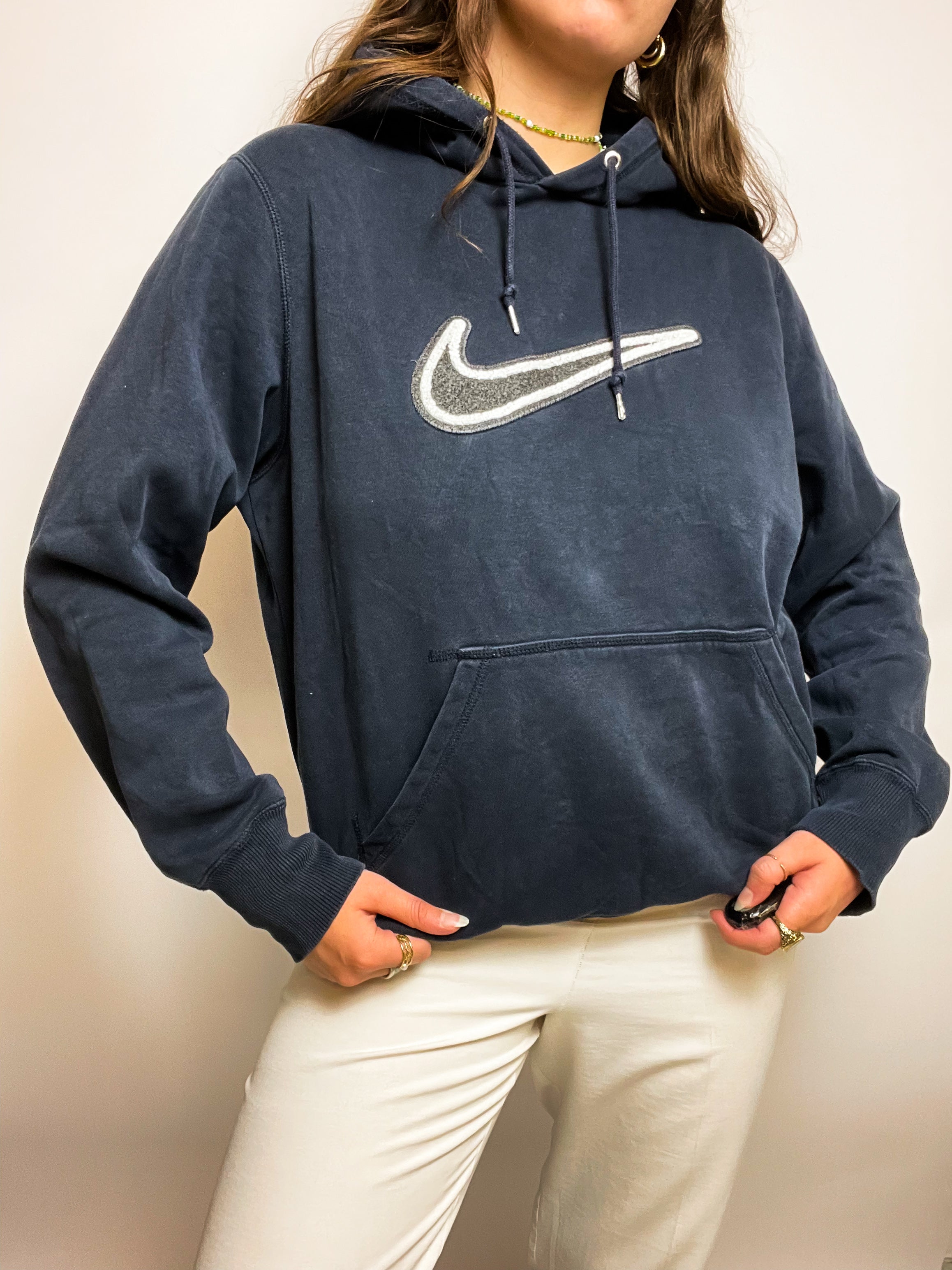 Black vintage Nike sweater M 