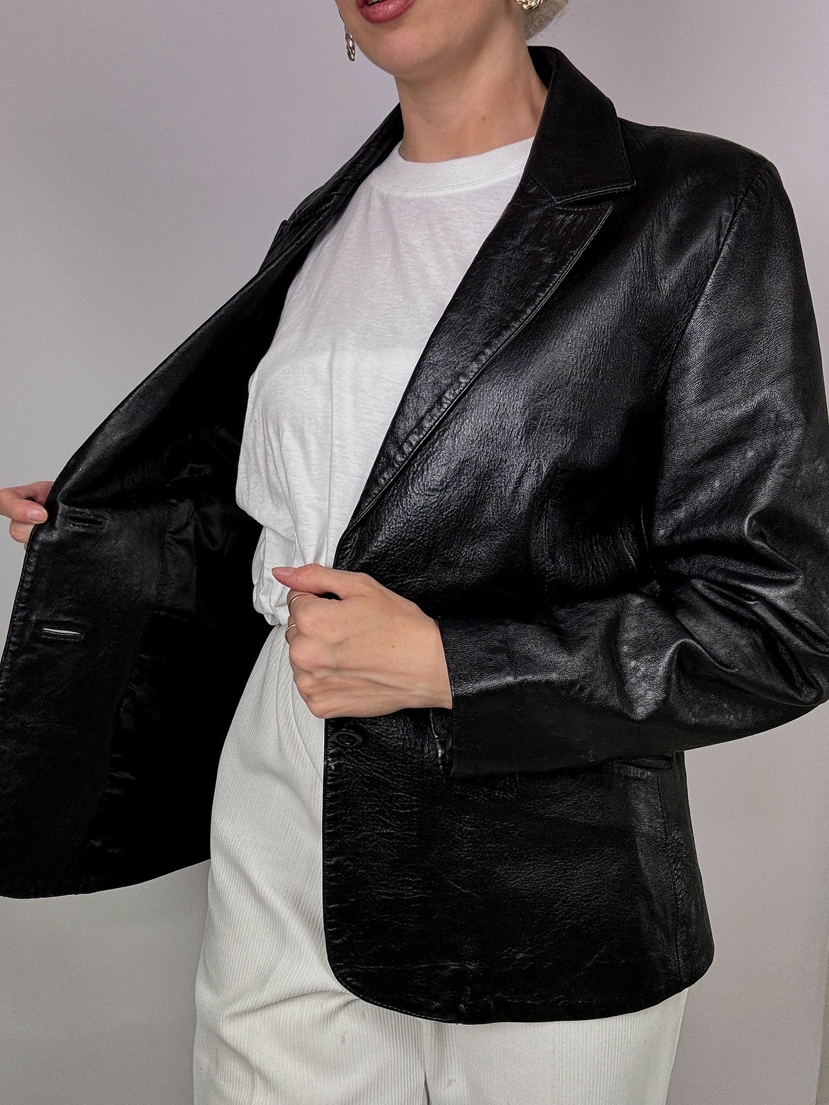 Vintage fitted black leather blazer