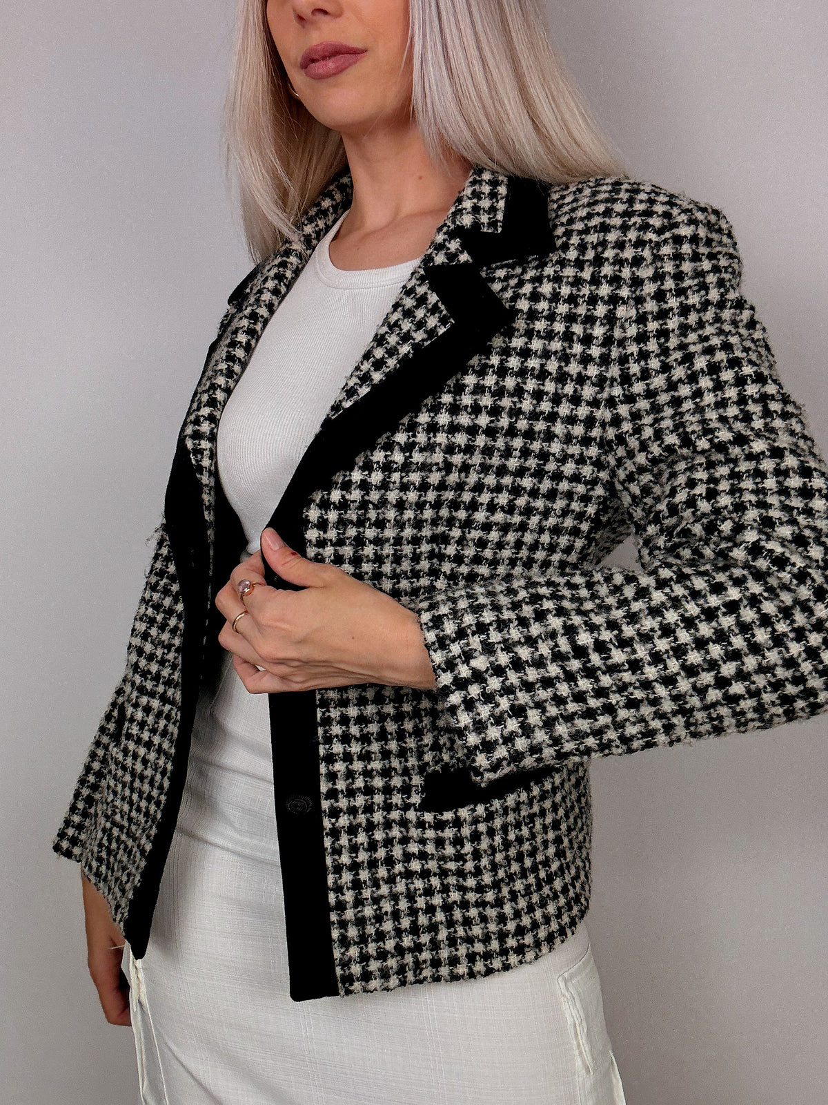 fitted gray houndstooth blazer