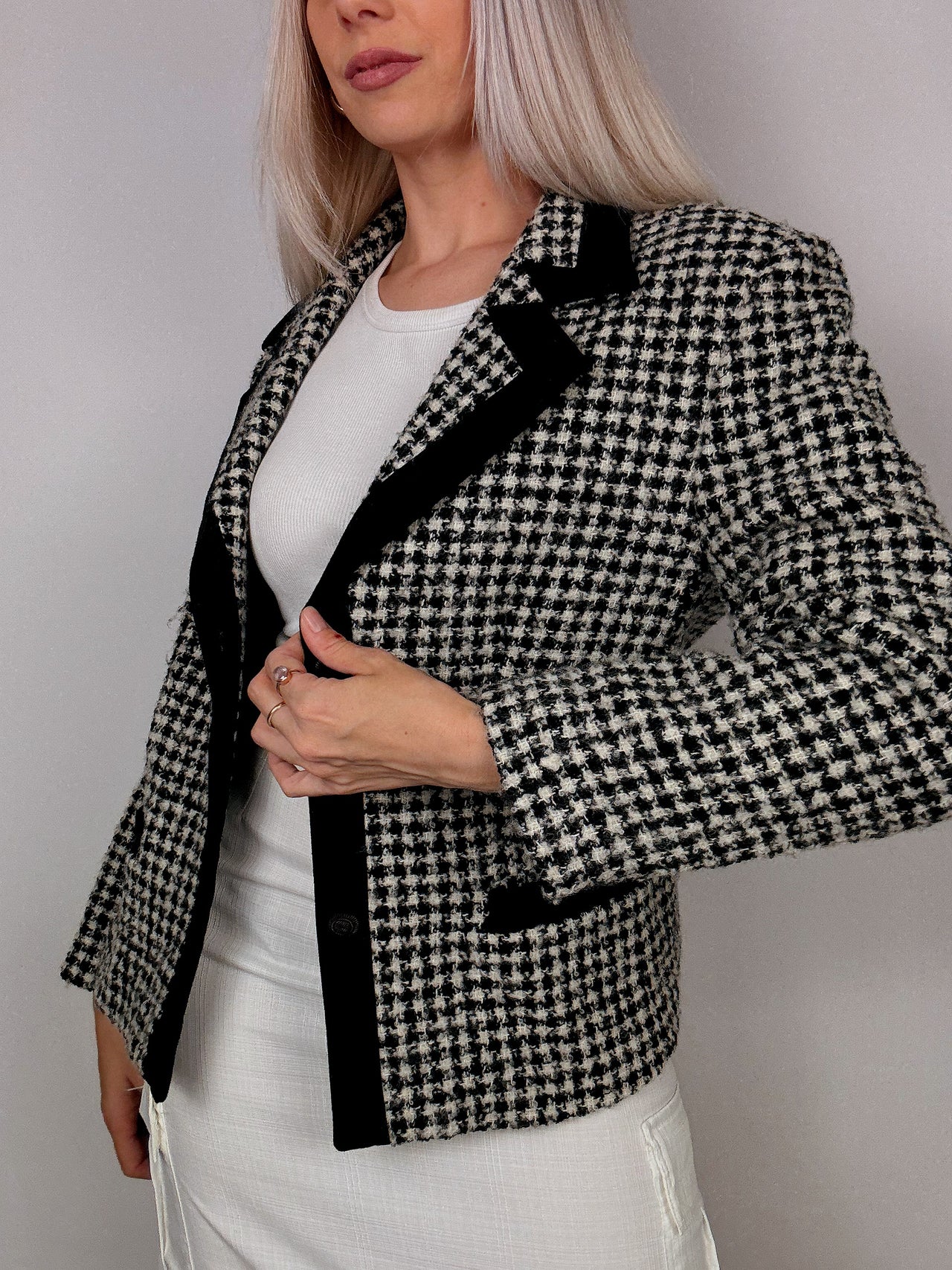 grey houndstooth fitted blazer