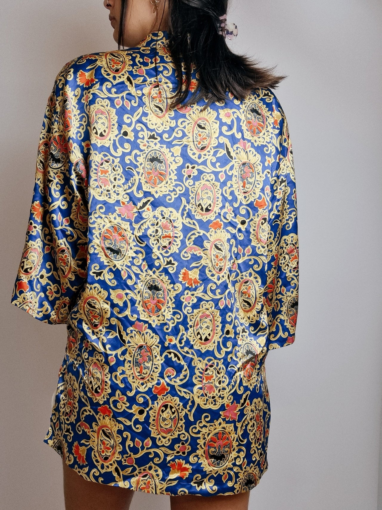 Vintage shirt with blue and yellow patterns 