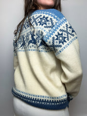 Vintage blue and cream white patterned knit sweater M/L