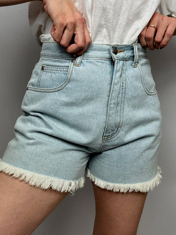 Short en jean bleu clair