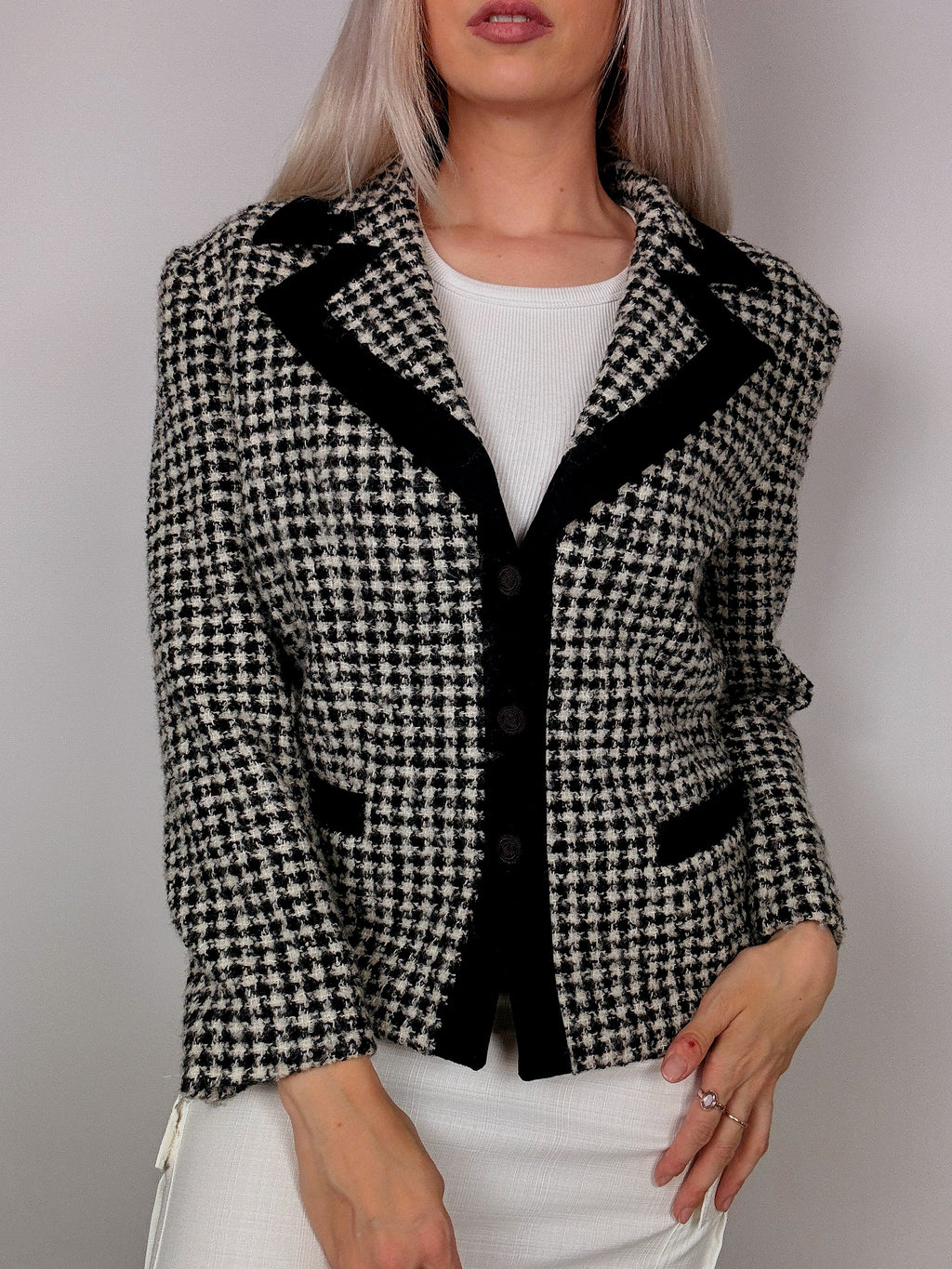 fitted gray houndstooth blazer