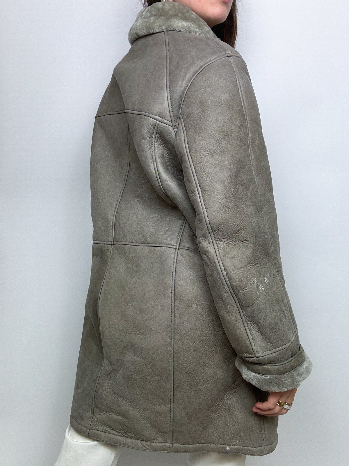 Vintage grauer Shearling-Mantel, Größe L