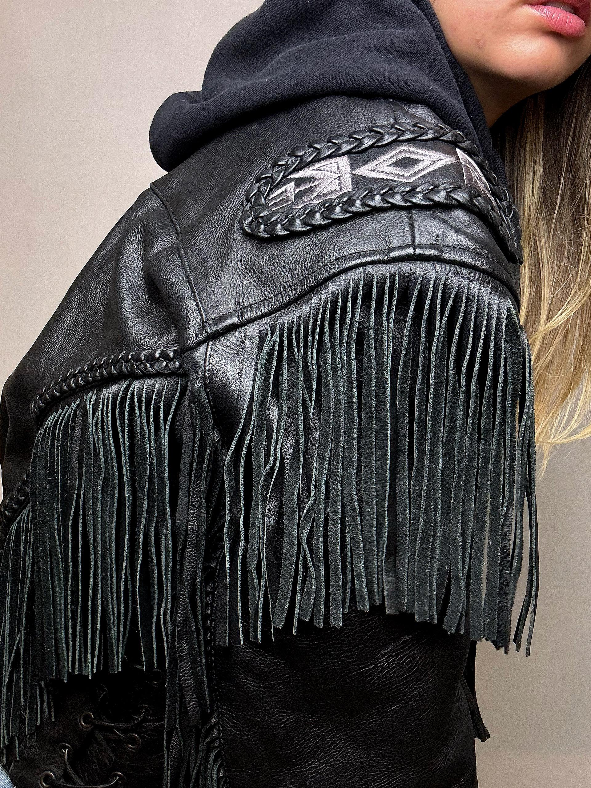 Vintage Bikerjacke aus schwarzem Leder mit Fransen, Größe M/L
