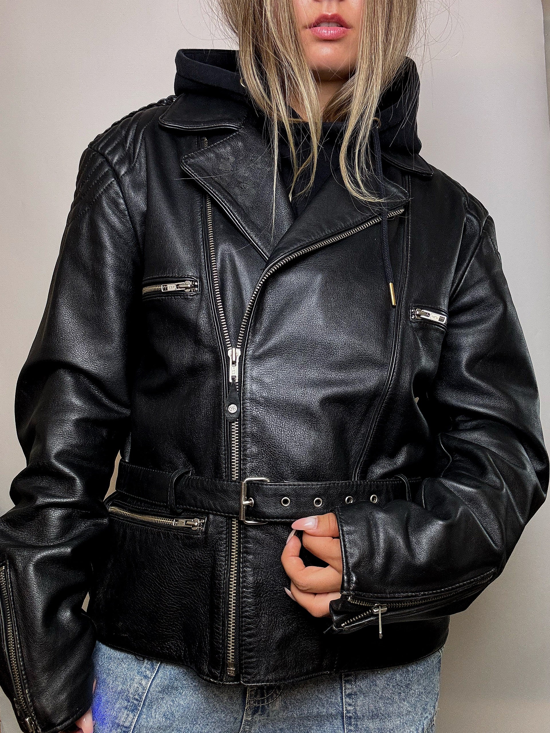 Perfecto en cuir vintage avec ceinture intégrée