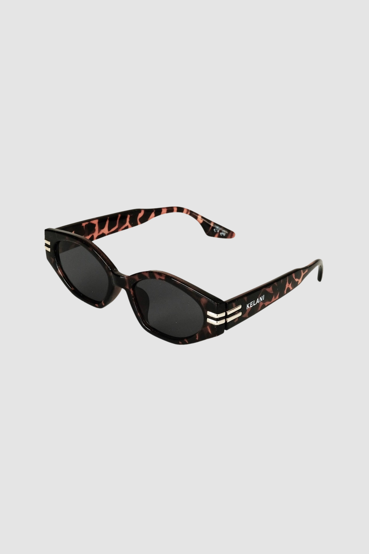 Vintage recycled oval tortoiseshell glasses 