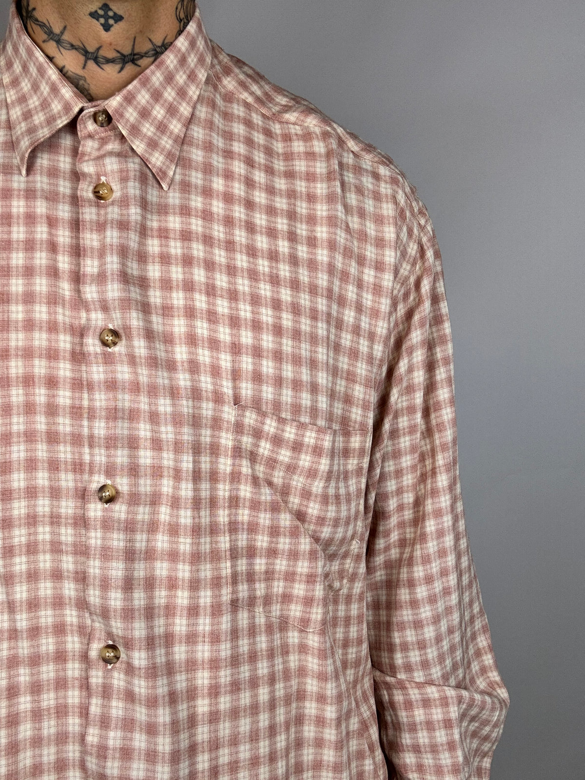 Loose-fitting checked shirt in vintage salmon tones