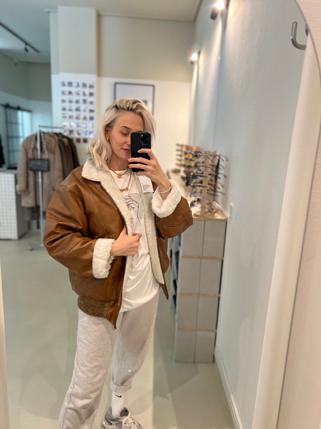 Braune und cremefarbene Vintage-Lammfelljacke M/L 